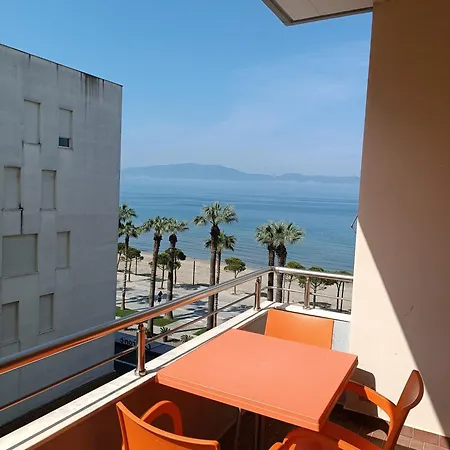 Beachfront 4 By Office Appartement Vlorë