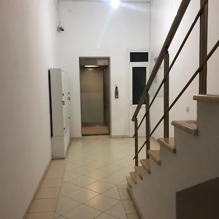 Beachfront 4 By Office Apartment
